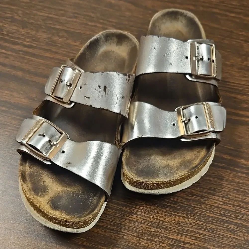 Birkenstock Arizona – Rose Gold Metallic • Size 39